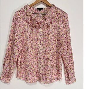 Chic Floral Ruffle Blouse